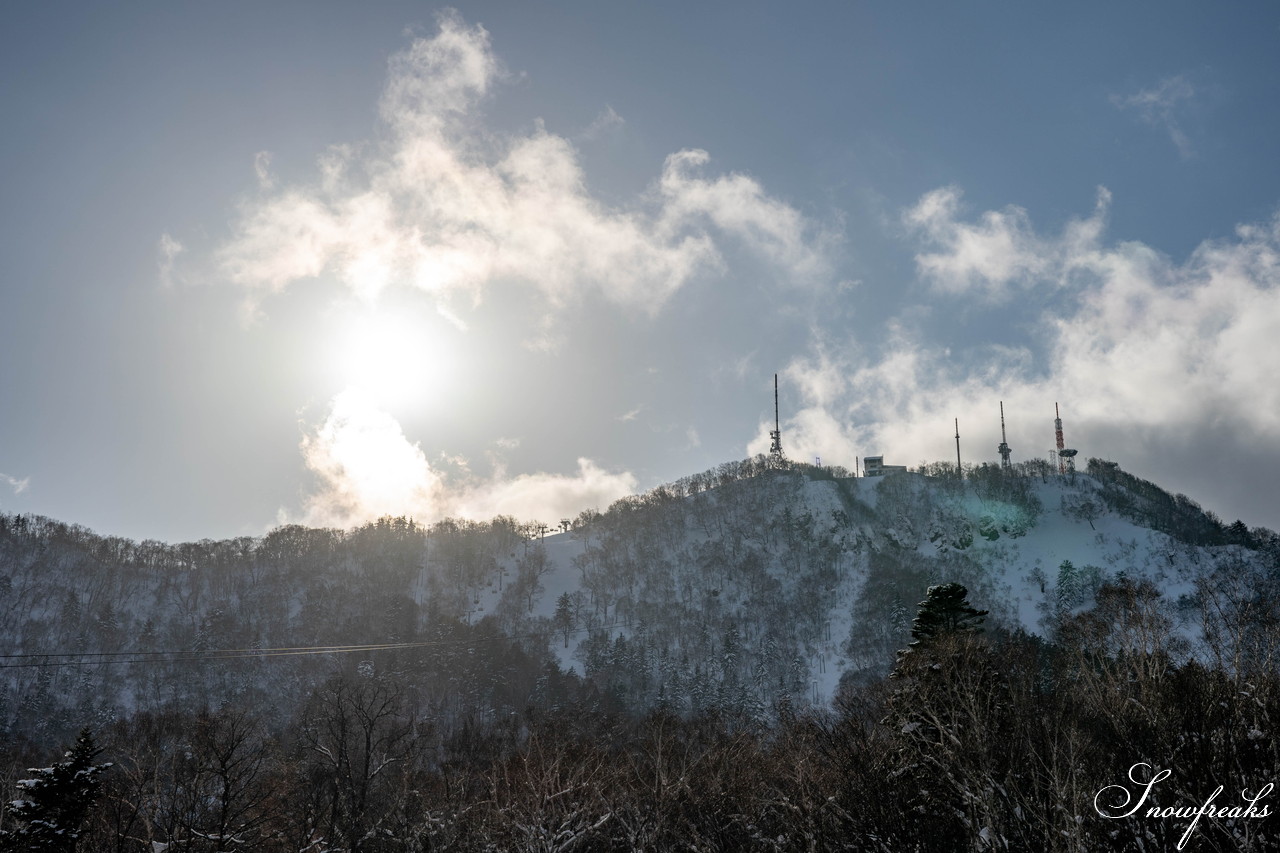 標高1,023ｍ。手稲山を知り尽くしたプロスキーヤー・中西太洋さんと行く、“マザーマウンテン”フォトセッション(^_-)-☆